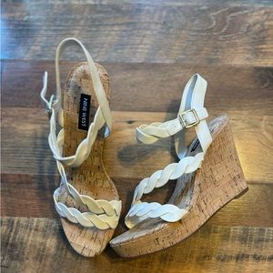 Ivory white wedge sandal woman size 9M